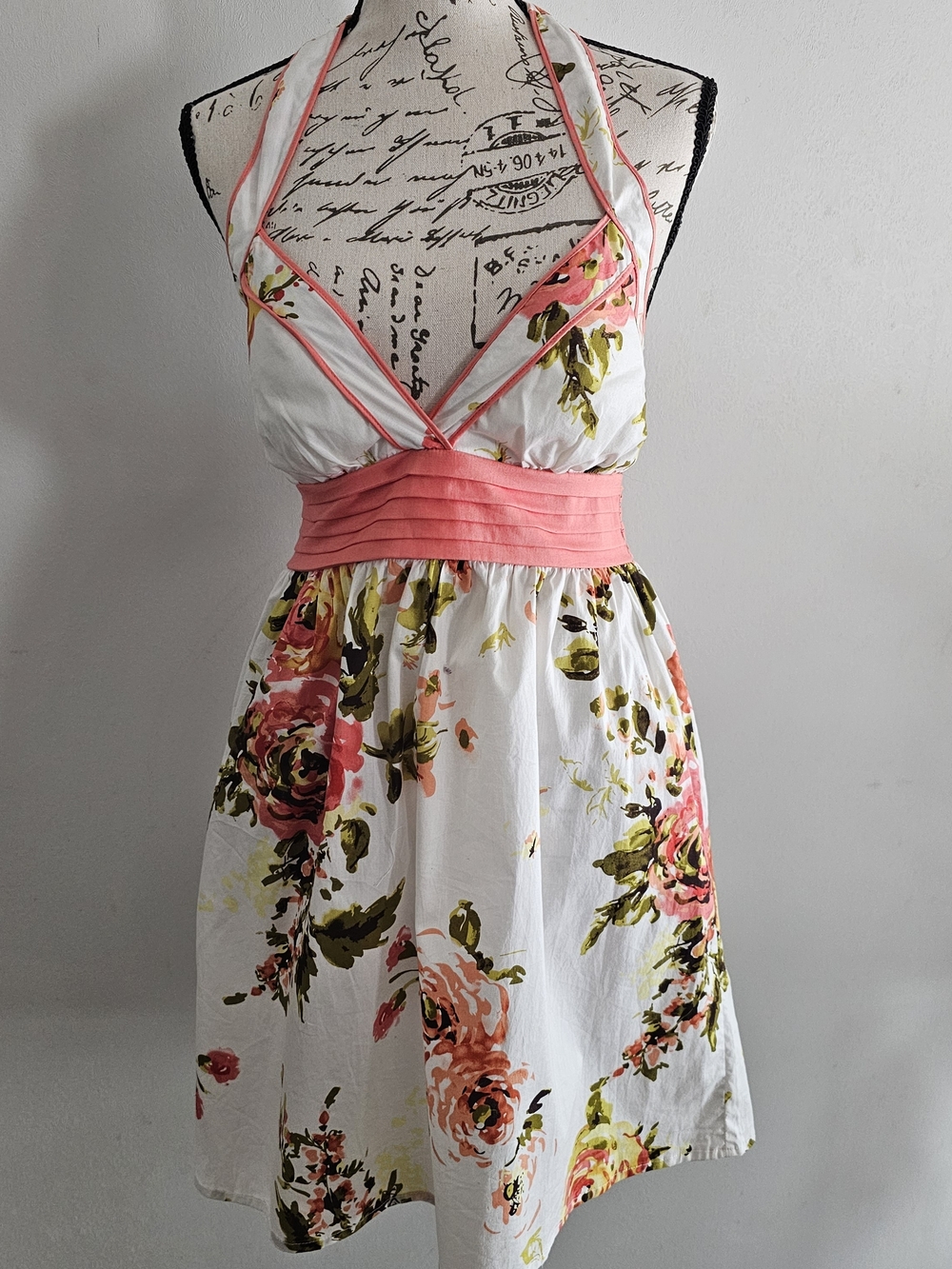 NWT JUNIORS City Triangles White/Peach Floral Halter Dress with Banded Waistband
